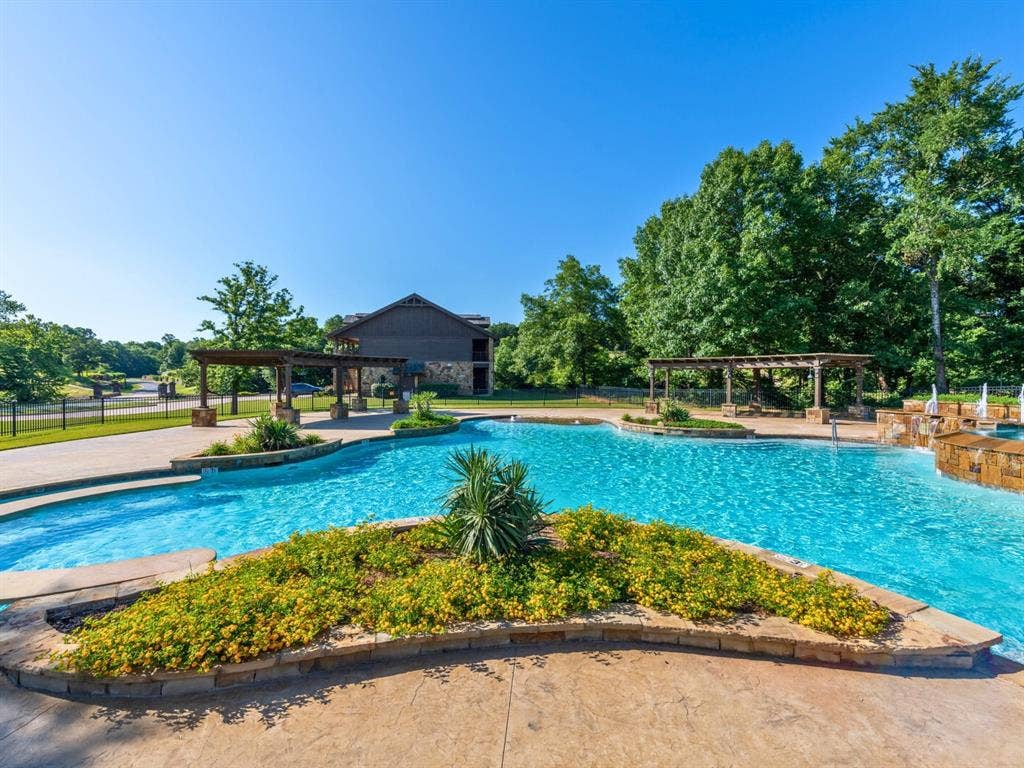 712 Medallion Club Street, Gordonville, TX 76245