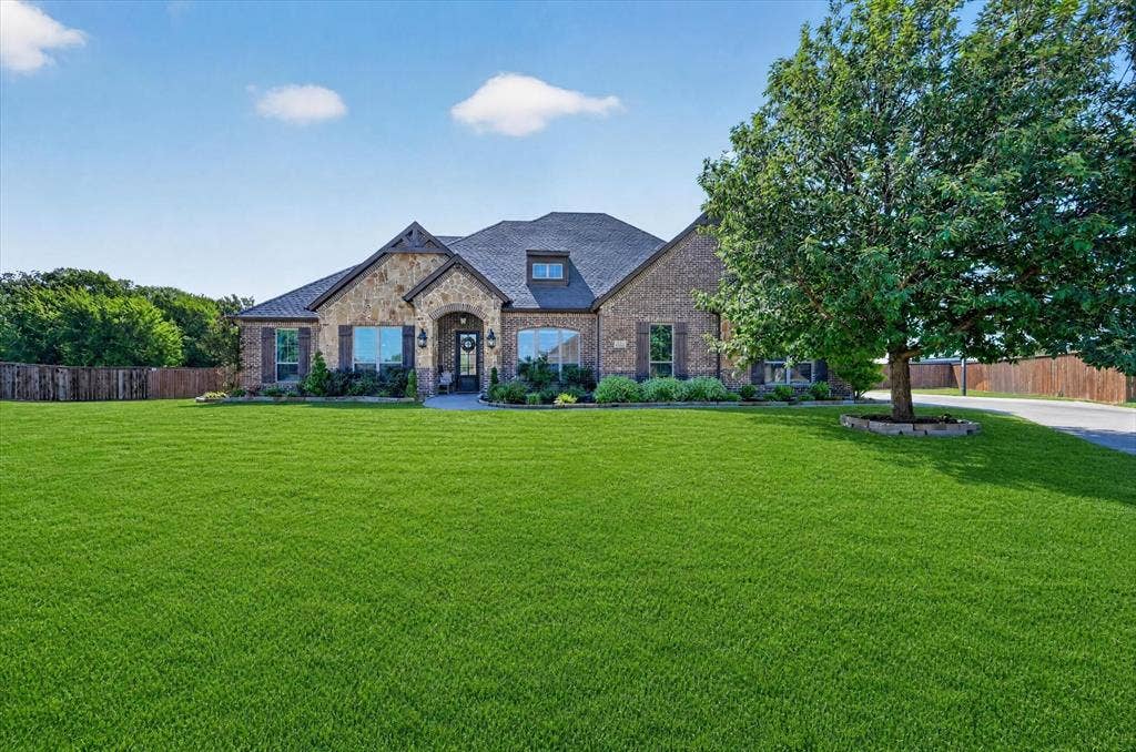 2310 River Bend Court, Midlothian, TX 76065 2310 River Bend Court, Midlothian, TX 76065