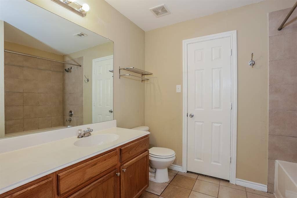 3966 Oceanside Drive, Euless, TX 76040