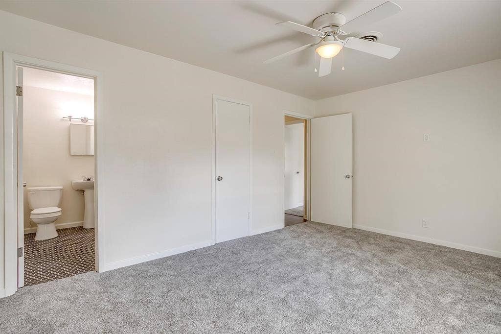 128 SE Robert Street, Burleson, TX 76028