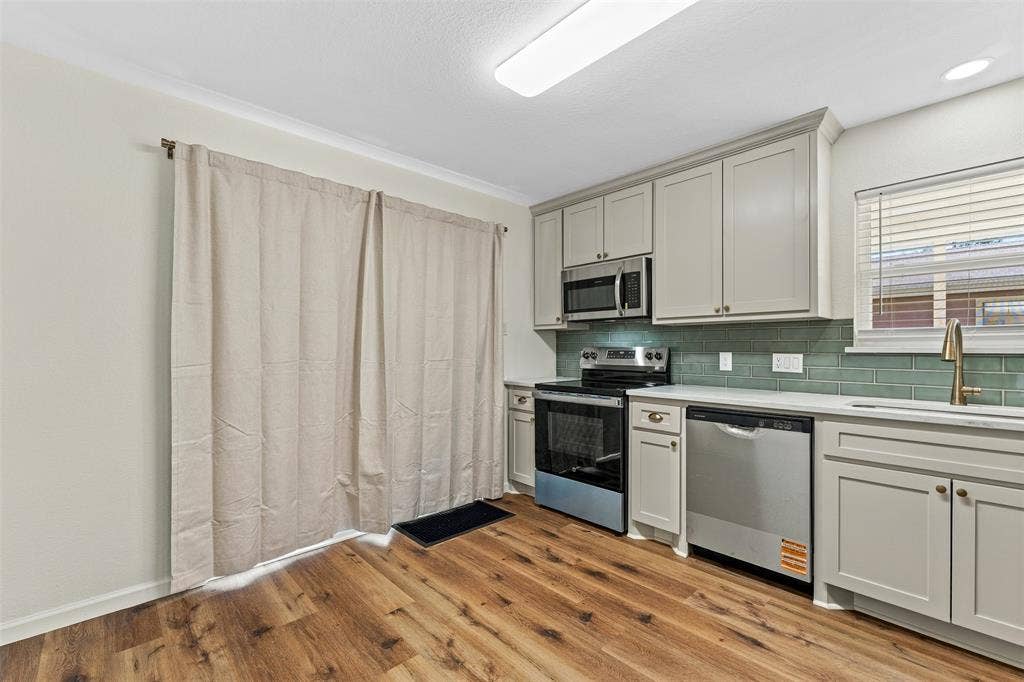 421 Dearborn Street, Waco, TX 76704 421 Dearborn Street, Waco, TX 76704