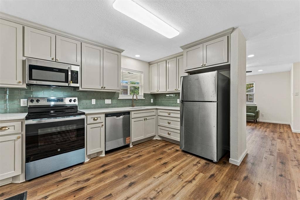 421 Dearborn Street, Waco, TX 76704 421 Dearborn Street, Waco, TX 76704