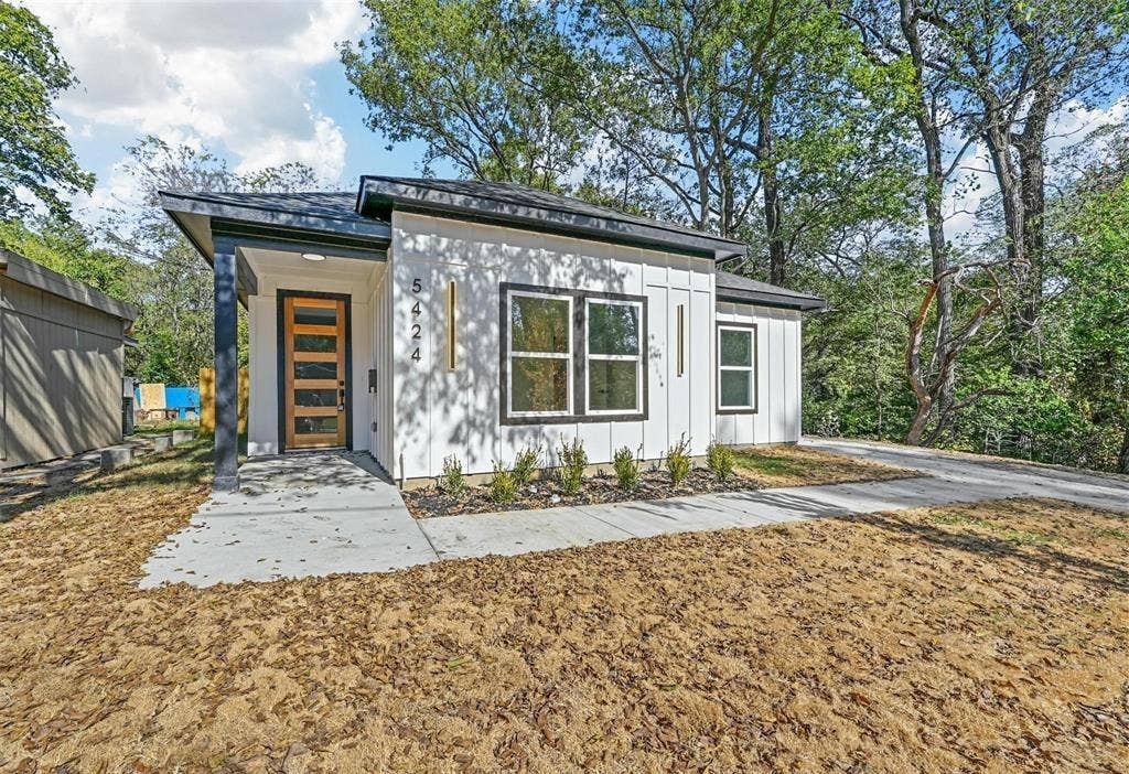 5424 Bourquin Street, Dallas, TX 75210 5424 Bourquin Street, Dallas, TX 75210