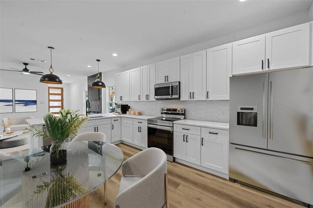 5424 Bourquin Street, Dallas, TX 75210 5424 Bourquin Street, Dallas, TX 75210