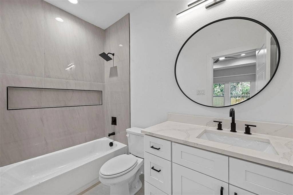5424 Bourquin Street, Dallas, TX 75210 5424 Bourquin Street, Dallas, TX 75210
