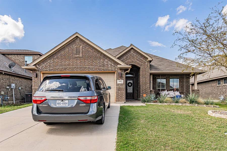 Property photo for 6005 Shiner Drive, Fort Worth, TX