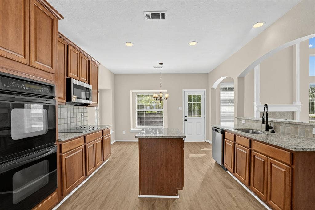 6408 Canyon Lake Drive, Dallas, TX 75249 6408 Canyon Lake Drive, Dallas, TX 75249