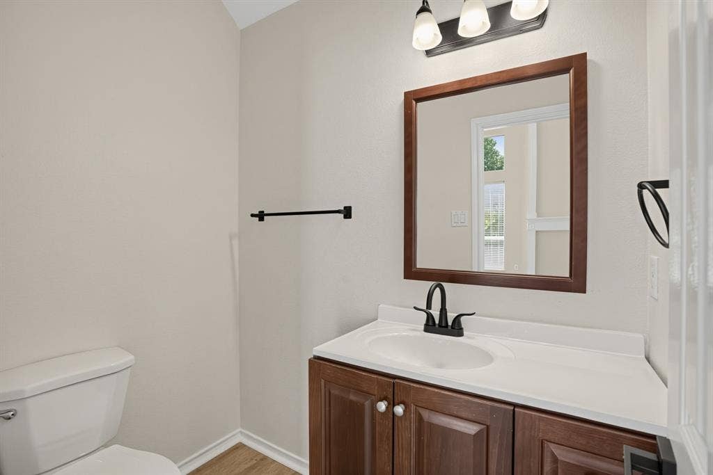 6408 Canyon Lake Drive, Dallas, TX 75249 6408 Canyon Lake Drive, Dallas, TX 75249