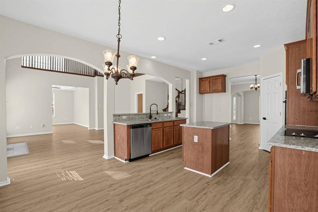 6408 Canyon Lake Drive, Dallas, TX 75249 6408 Canyon Lake Drive, Dallas, TX 75249