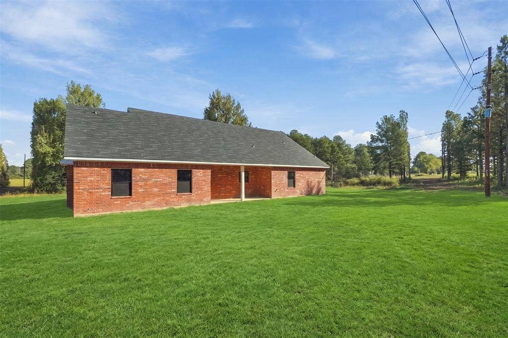 1707 CR 1670, Mount Pleasant, TX 75455