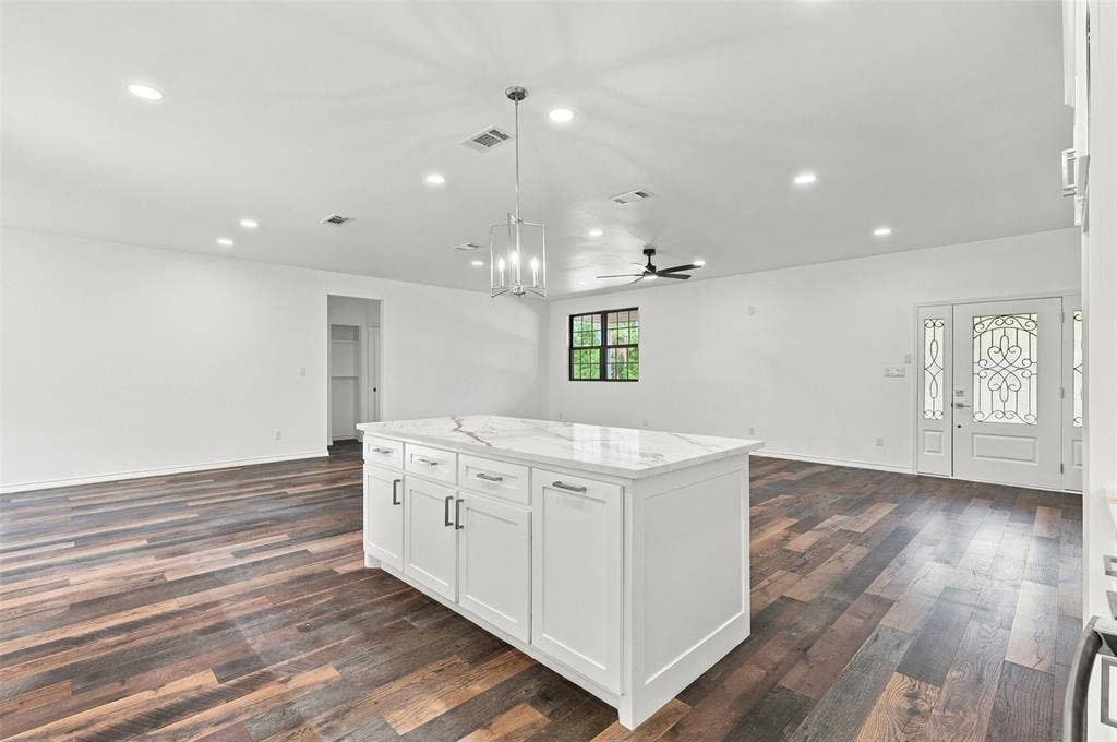 1707 CR 1670, Mount Pleasant, TX 75455