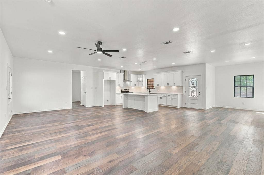 1707 CR 1670, Mount Pleasant, TX 75455