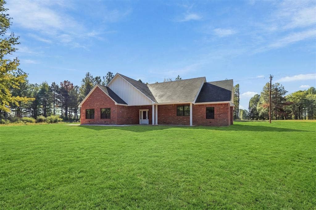 1707 CR 1670, Mount Pleasant, TX 75455