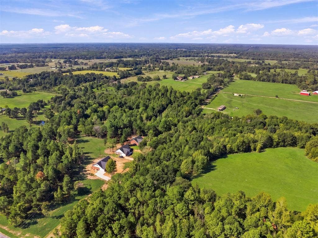 1707 CR 1670, Mount Pleasant, TX 75455