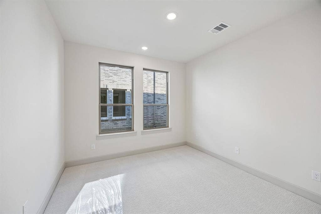 2444 Aurora Avenue, Celina, TX 75009 You'll find nicely sized secondary bedrooms in our Frederic II plan.