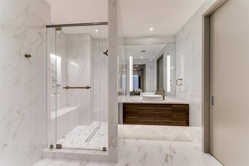 2408 Victory Park Lane, #939, Dallas, TX 75219 2408 Victory Park Lane, #939, Dallas, TX 75219