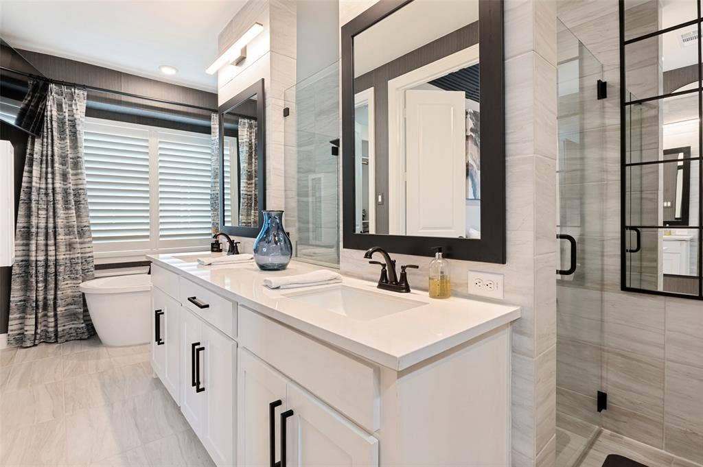 2411 Perdue Avenue, Irving, TX 75062 2411 Perdue Avenue, Irving, TX 75062