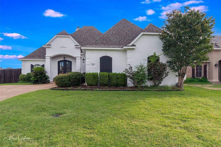 Property photo for 419 Long Acre Drive, Bossier City, LA