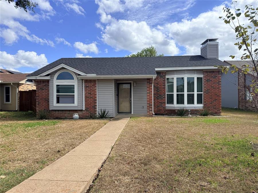 Property photo for 1644 Taylorcrest Drive, Dallas, TX