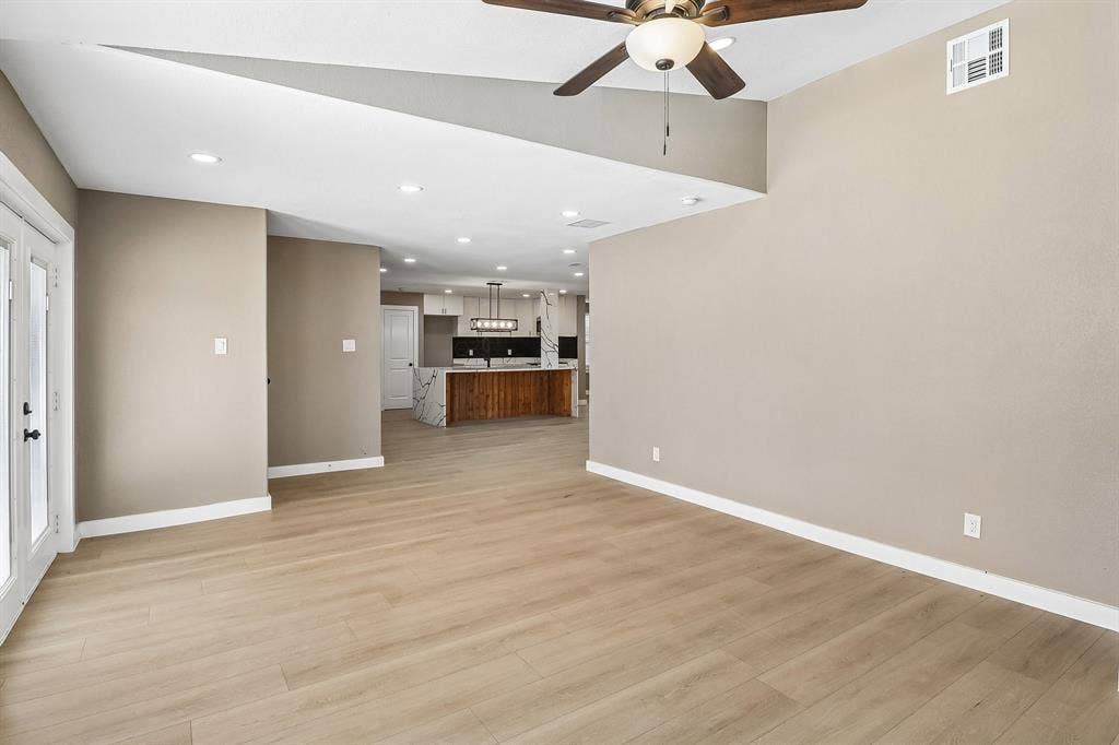 10711 Cromwell Drive, Dallas, TX 75229 10711 Cromwell Drive, Dallas, TX 75229