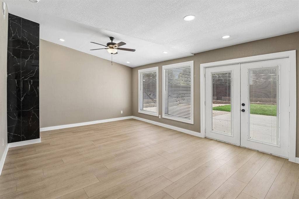 10711 Cromwell Drive, Dallas, TX 75229 10711 Cromwell Drive, Dallas, TX 75229