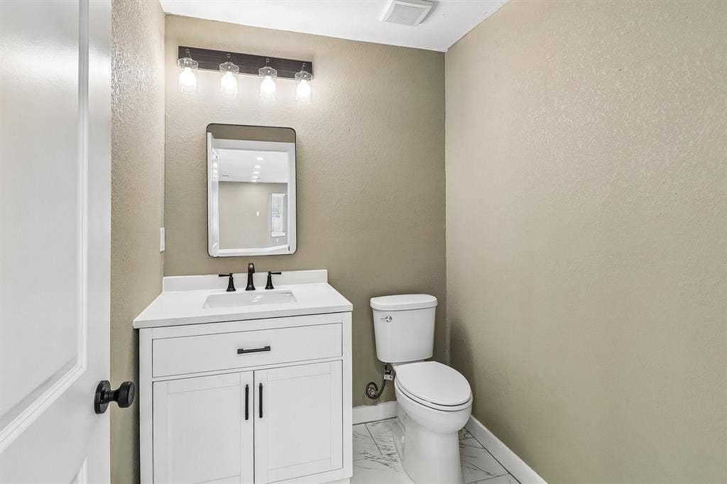 10711 Cromwell Drive, Dallas, TX 75229 10711 Cromwell Drive, Dallas, TX 75229
