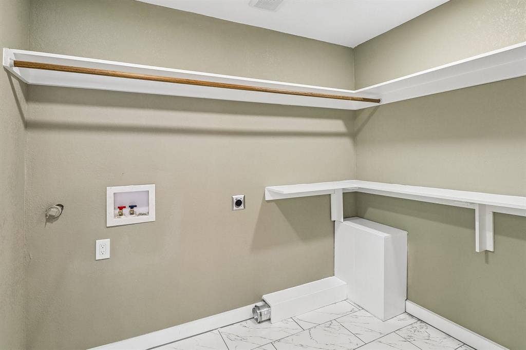 10711 Cromwell Drive, Dallas, TX 75229 10711 Cromwell Drive, Dallas, TX 75229