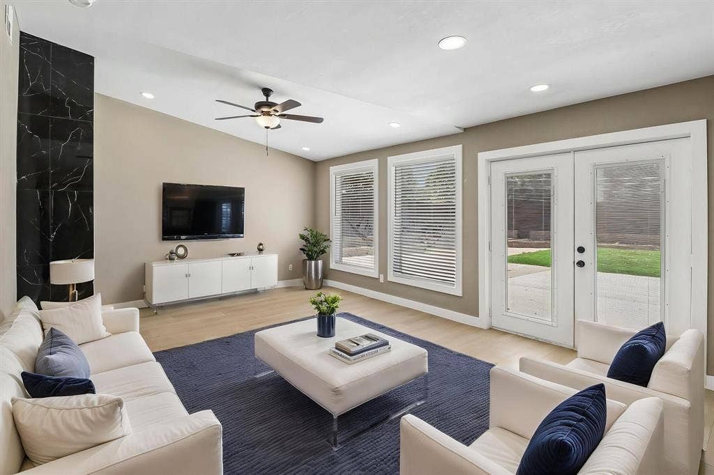 10711 Cromwell Drive, Dallas, TX 75229 10711 Cromwell Drive, Dallas, TX 75229