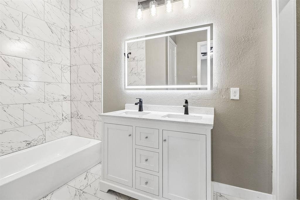 10711 Cromwell Drive, Dallas, TX 75229 10711 Cromwell Drive, Dallas, TX 75229