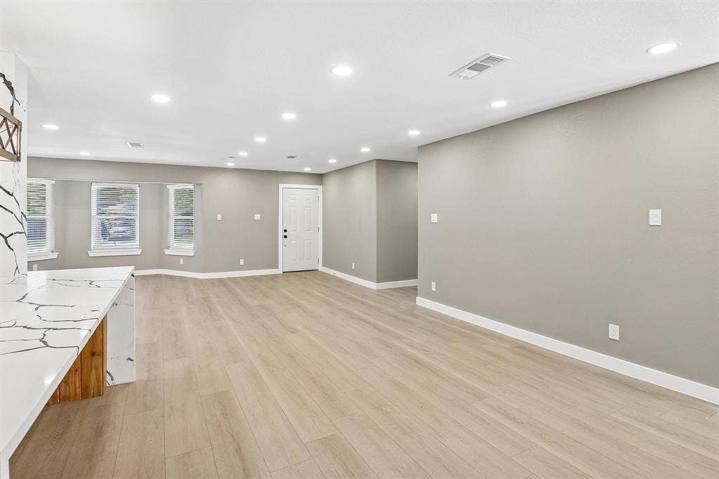 10711 Cromwell Drive, Dallas, TX 75229 10711 Cromwell Drive, Dallas, TX 75229