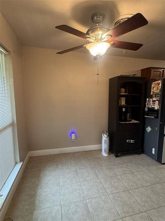 7348 Walling Lane, Dallas, TX 75231 Breakfast area