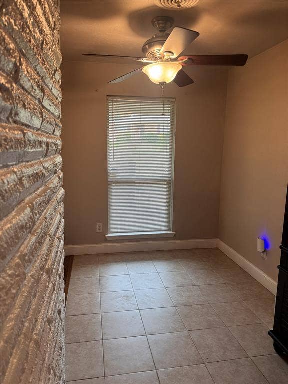 7348 Walling Lane, Dallas, TX 75231 Breakfast area