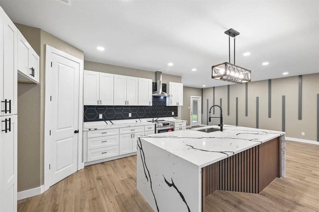 3337 Whirlaway Road, Dallas, TX 75229 3337 Whirlaway Road, Dallas, TX 75229