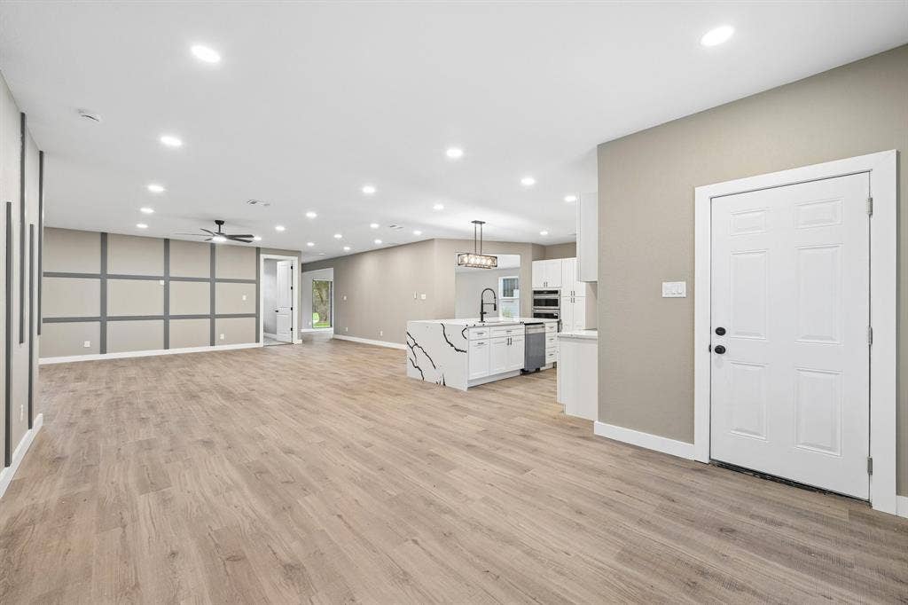 3337 Whirlaway Road, Dallas, TX 75229 3337 Whirlaway Road, Dallas, TX 75229