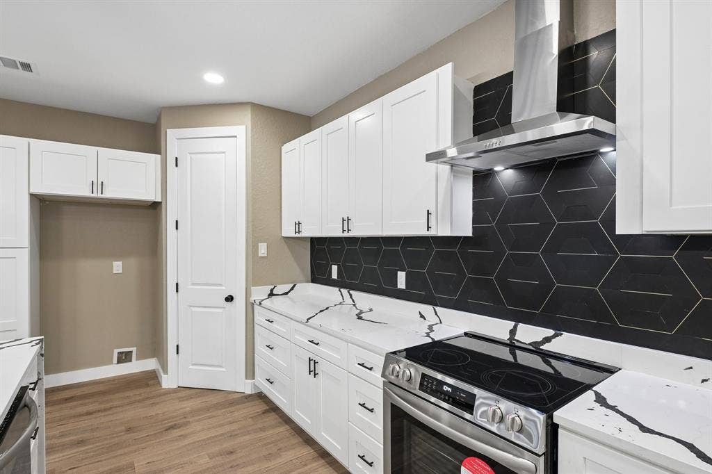 3337 Whirlaway Road, Dallas, TX 75229 3337 Whirlaway Road, Dallas, TX 75229