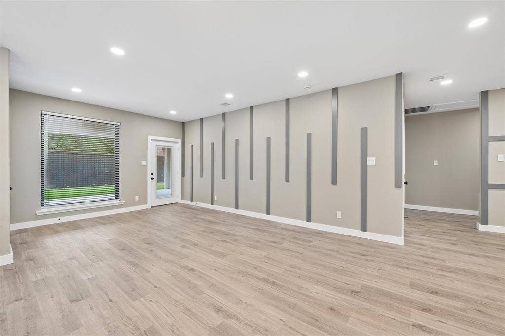 3337 Whirlaway Road, Dallas, TX 75229 3337 Whirlaway Road, Dallas, TX 75229