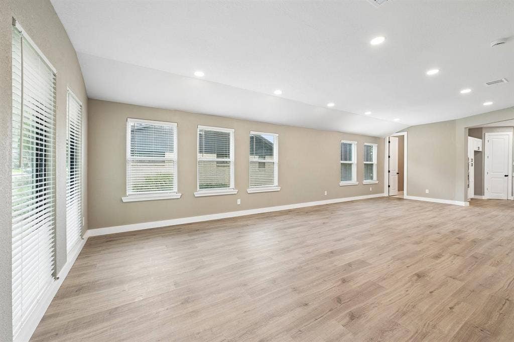 3337 Whirlaway Road, Dallas, TX 75229 3337 Whirlaway Road, Dallas, TX 75229