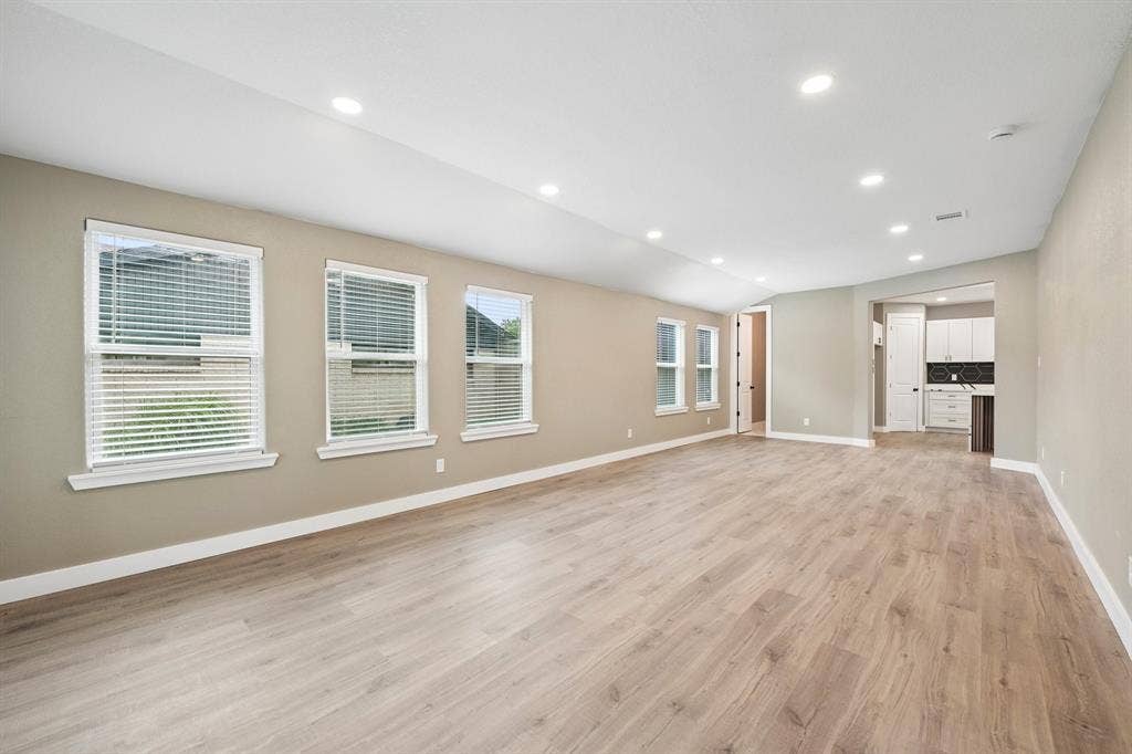 3337 Whirlaway Road, Dallas, TX 75229 3337 Whirlaway Road, Dallas, TX 75229