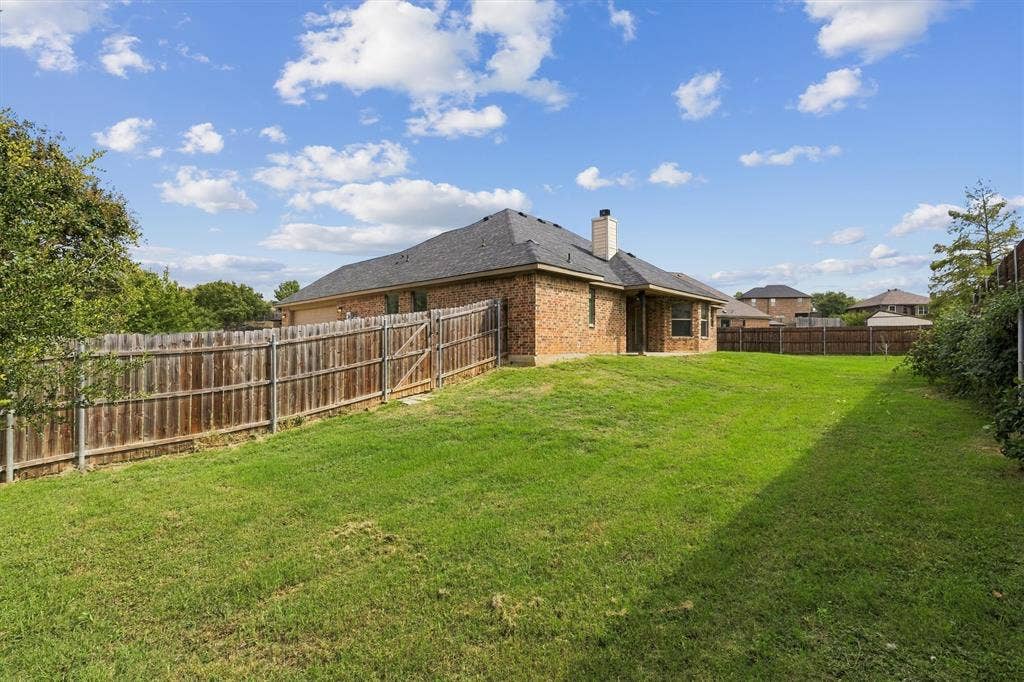 2122 Valley Drive, Weatherford, TX 76087