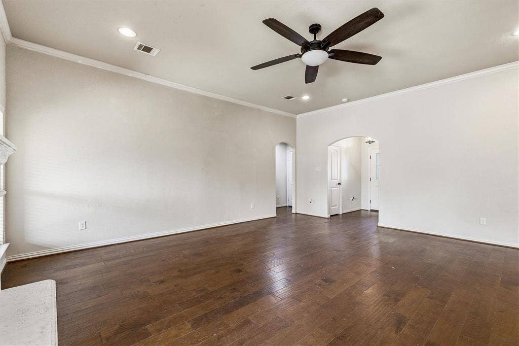 2122 Valley Drive, Weatherford, TX 76087