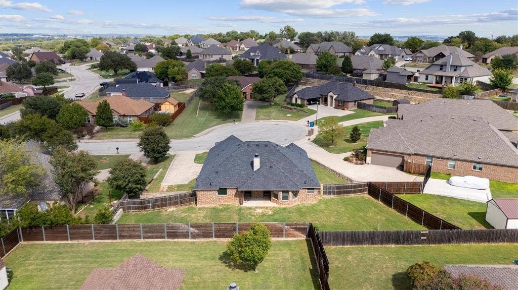 2122 Valley Drive, Weatherford, TX 76087
