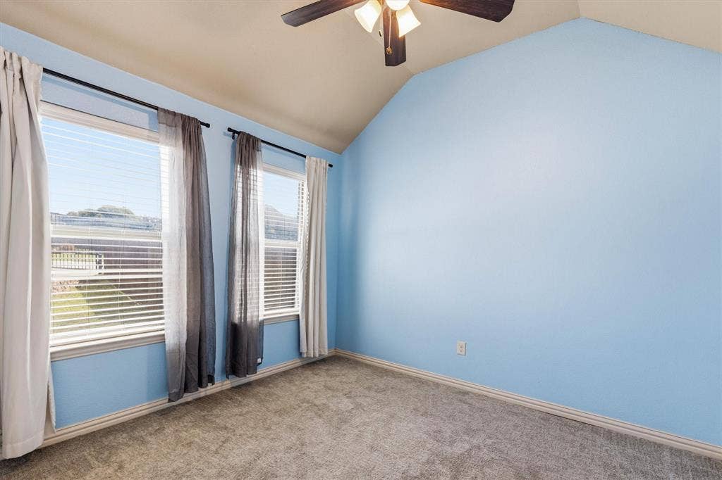 2122 Valley Drive, Weatherford, TX 76087