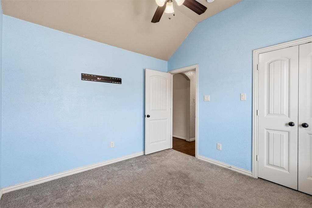 2122 Valley Drive, Weatherford, TX 76087