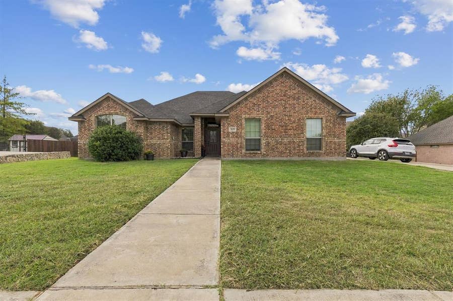 Property photo for 2122 Valley Drive, Weatherford, TX