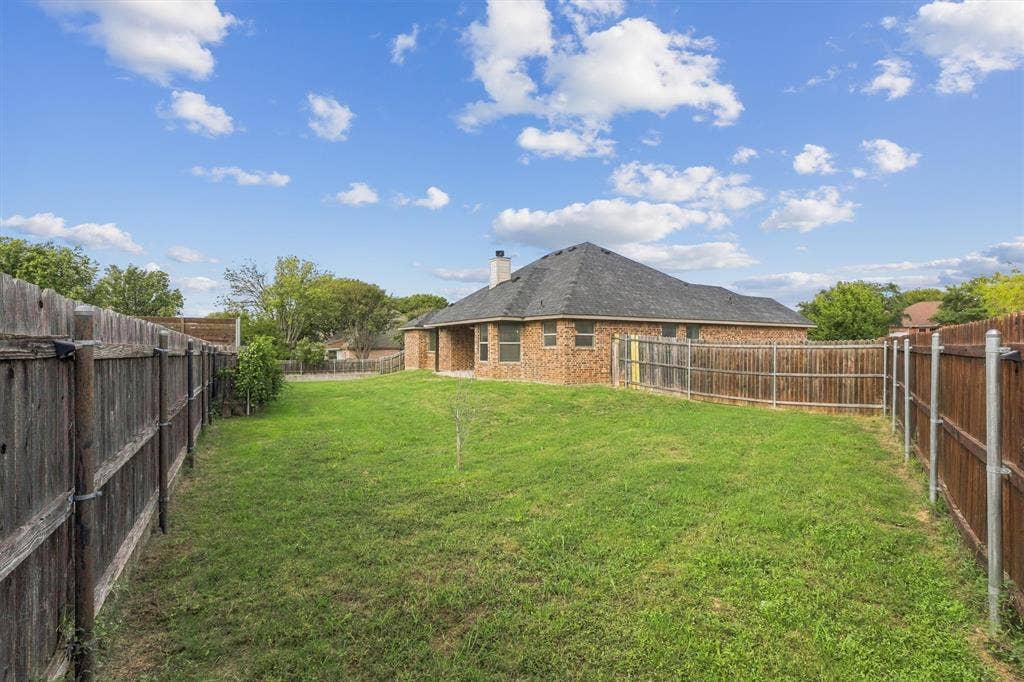 2122 Valley Drive, Weatherford, TX 76087