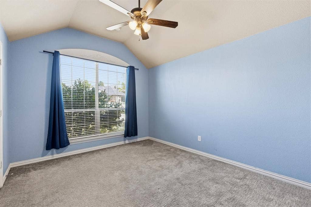 2122 Valley Drive, Weatherford, TX 76087