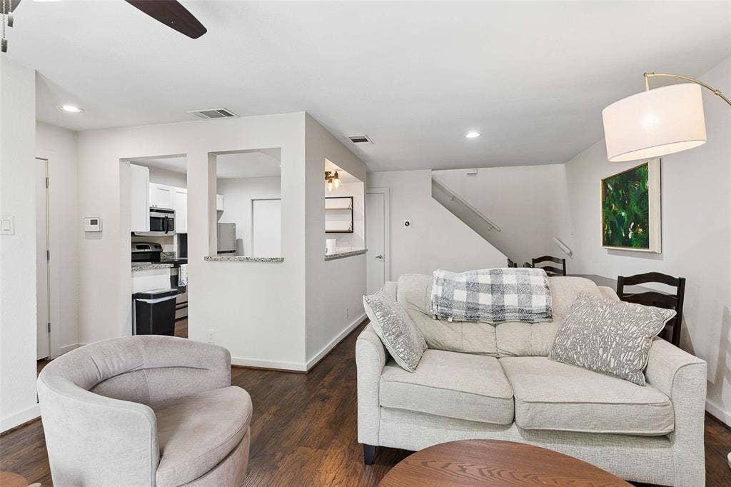 4777 Cedar Springs Road, #5P, Dallas, TX 75219 4777 Cedar Springs Road, #5P, Dallas, TX 75219