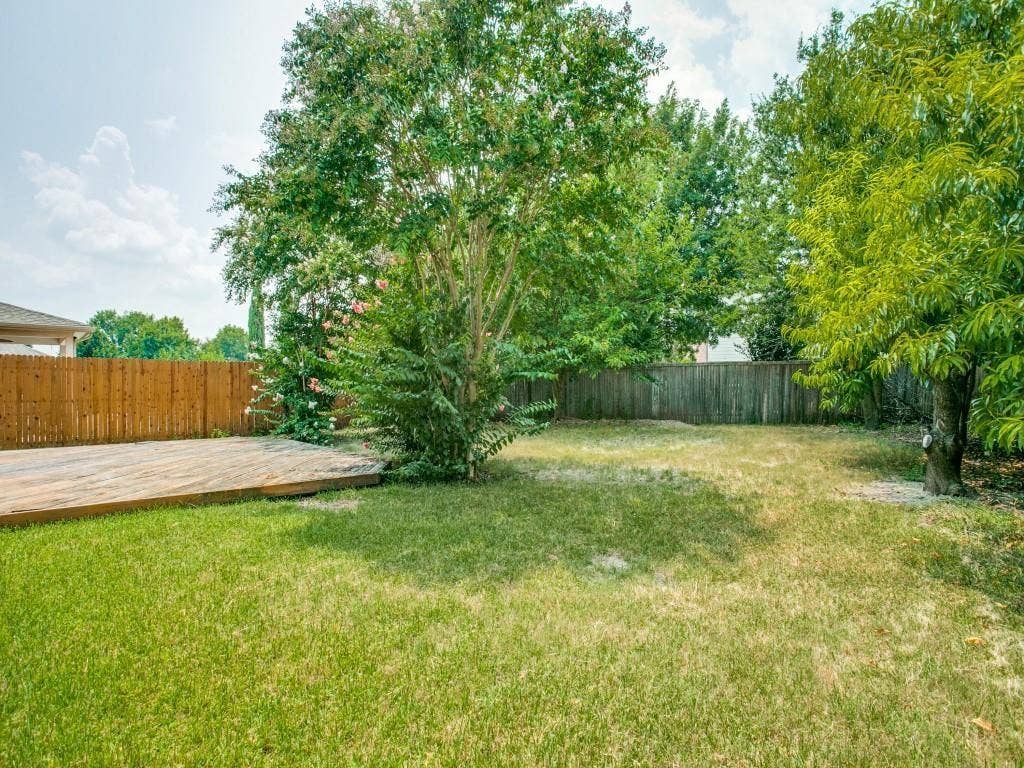 2117 Arthur Street, McKinney, TX 75071 PRIVATE BACKYARD WITH PLENTY OF ROOM!