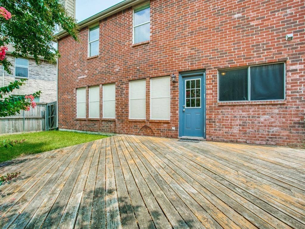 2117 Arthur Street, McKinney, TX 75071 BACKYARD PATIO FOR ENTERTAINMENT!
