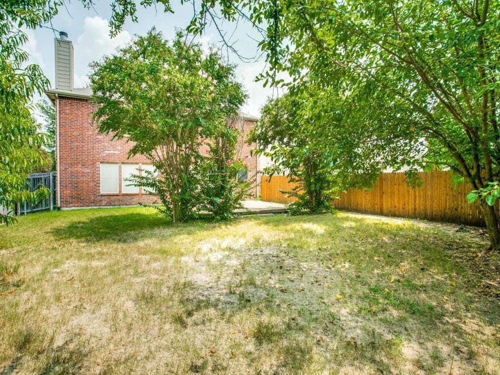 2117 Arthur Street, McKinney, TX 75071 LARGE BACKYARD!